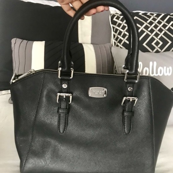 Michael Kors Handbags - MK black leather bag “Ciara”